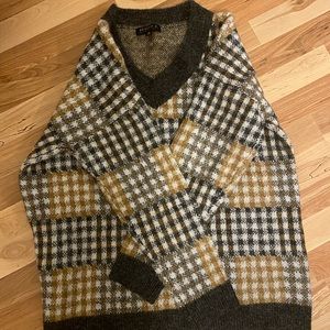 Patterned V Neck Sweater